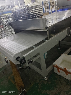 Endüstriyel ambalaj için 0 ̊40C çevre sıcaklığı için 9 aşamalı mikrodalga vakum kurutma makinesi