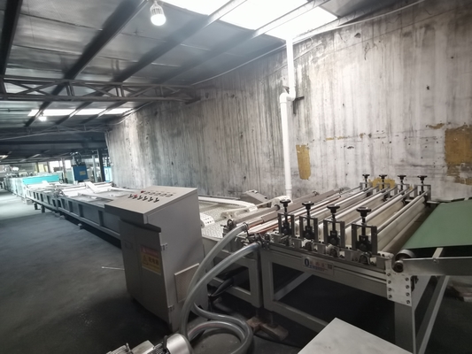 Yüksek güvenilirlik kaplama teknolojisi ile yüksek otomatik UV kaplama makinesi