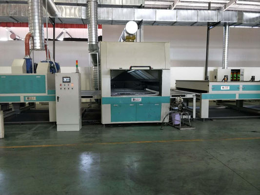 Endüstriyel Ambalaj Kutuları (Şarap Nakliyecileri ve Elektronik) İçin Yüksek Hızlı Döner Tabla Otomatik Püskürtücü - Özel Kaplama Hattı