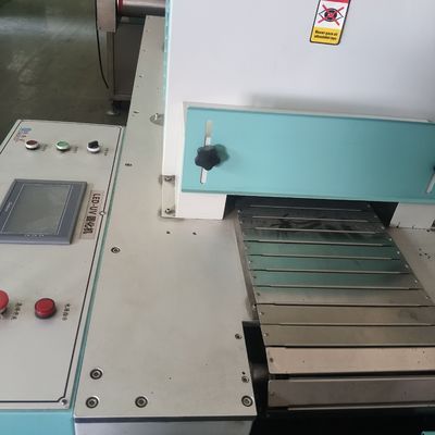 Endüstriyel Kalite LED UV Sıfırlama Makinesi. Solvent tabanlı kaplamaların, mürekkeplerin ve yapıştırıcıların hızlı kurutulması ve sıfırlanması için.