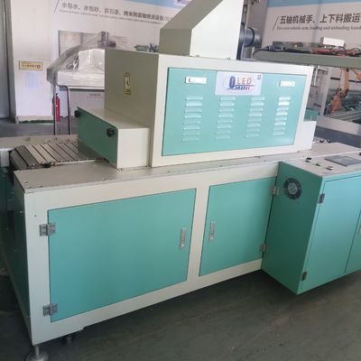 Endüstriyel Kalite LED UV Sıfırlama Makinesi. Solvent tabanlı kaplamaların, mürekkeplerin ve yapıştırıcıların hızlı kurutulması ve sıfırlanması için.