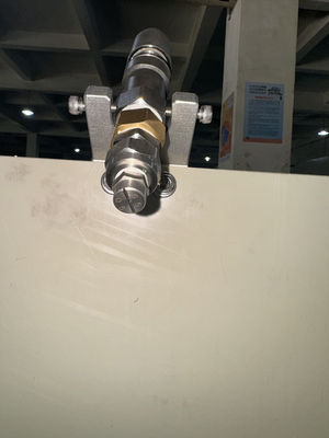 Yüksek çıkışlı çift istasyonlu dönme kaplama, pulpa kalıplı masa takımlarının su/yağ bariyer kaplamaları için