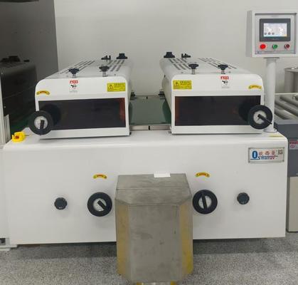 Büyük paneller, metal levhalar ve camlar üzerinde tekdüze kaplama için yüksek hızlı hassaslıklı iki rulo kaplama makinesi