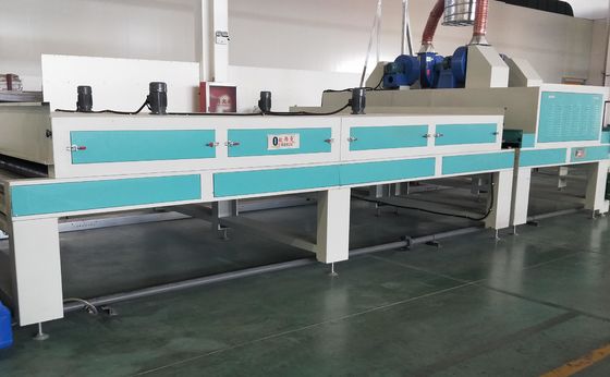 Spot Çim Yeşil UV Kaplama Hattı / Otomatik Baskı Uv Makinesi ISO9001 1320mm