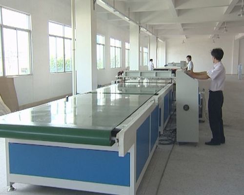 Yüksek hassasiyetli perdeler kaplama makinesi, boya dozajı 60~200 G/m2