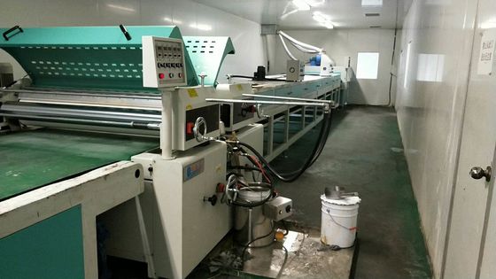 Otomatik Yükleme Vernik Kaplama Makinesi 380v 50Hz 3 yaprak/Dk
