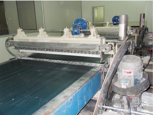Gelişmiş Teknoloji 1320mm Perde Kaplama Makinesi 6000mm × 2200mm × 1400mm Boyut