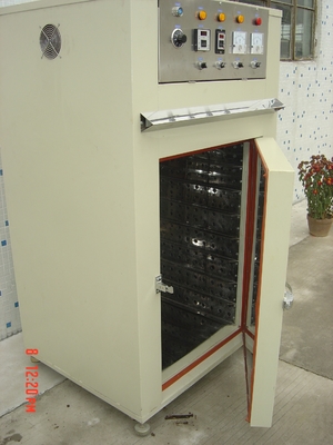 Dış boyutları 600 mm X 600 mm X 800 mm olan bir yıllık sabit sıcaklıklı fırın