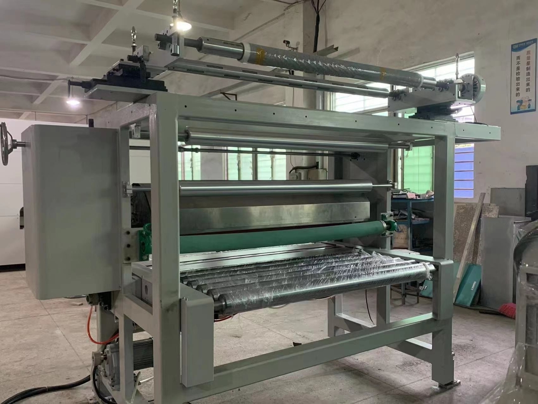 Roller Roller Delivery LED UV Embossing Machine with 1-10m/min Hız ve Üretim