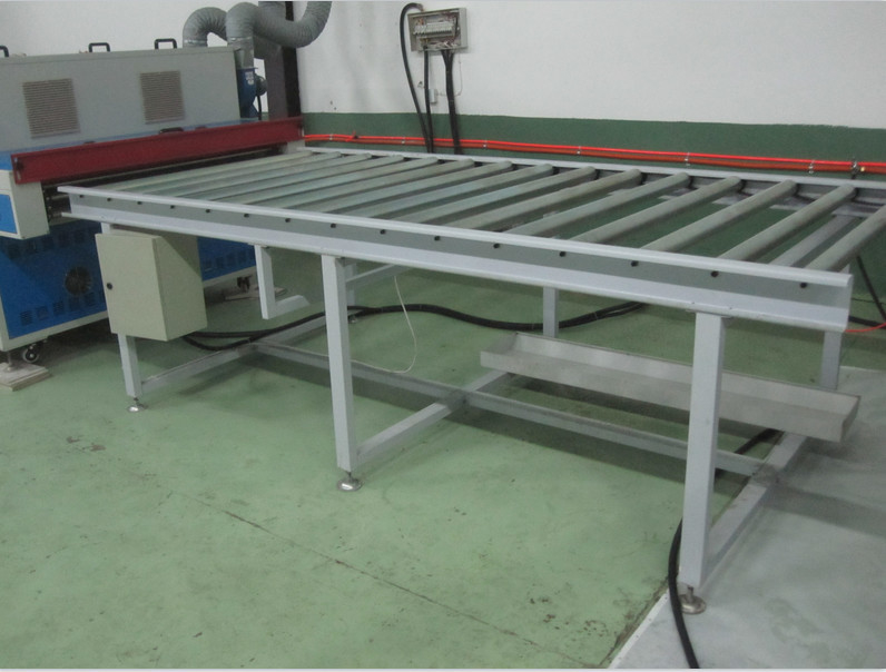200 kg yük kapasitesi ile lastikli kemer ve servomotorlu taşıyıcı kemer makinesi