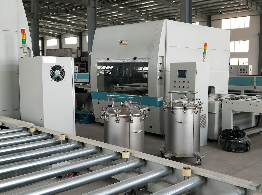 Endüstriyel Kullanım İçin 1000mm Genişlikte Yüksek Hızlı 3m / Min Püskürtme Kaplama Makinesi