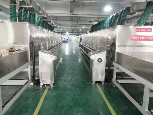 17530mm×1600mm×1100mm 80C'de hassas sıcaklık kontrolü için vakumlu mikrodalga kurutma makinesi