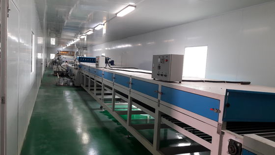 Sprey Kaplama Makinesi UV Kızılötesi Kurutma Makinesi Fabrikası W920mm 5m Dakika Tesviye Tec Spot